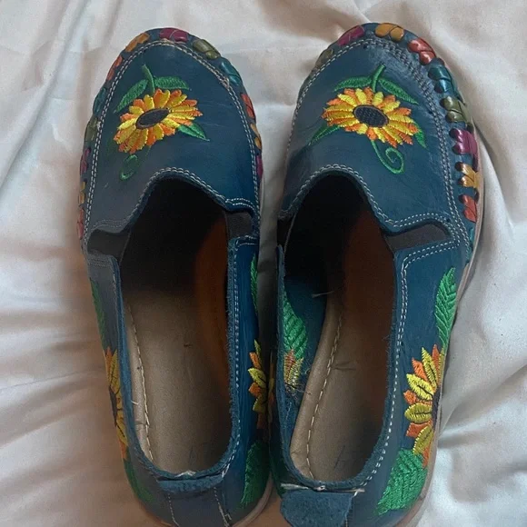 Embroidered Blue Slip-On Shoes - Picture 3 of 8